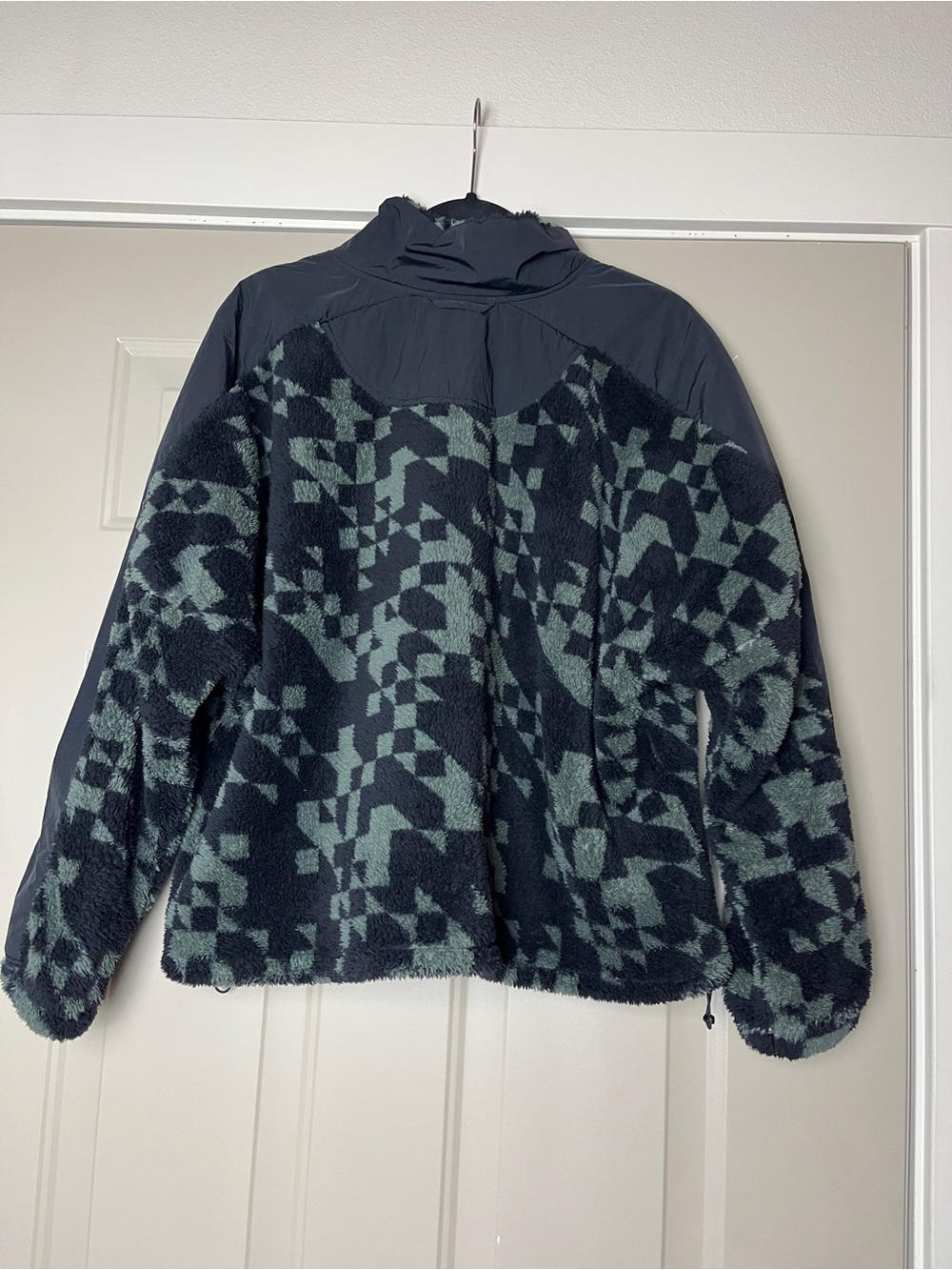 Women’s JoyLab Patterned Fleece Zip Up - Picture 7 of 8